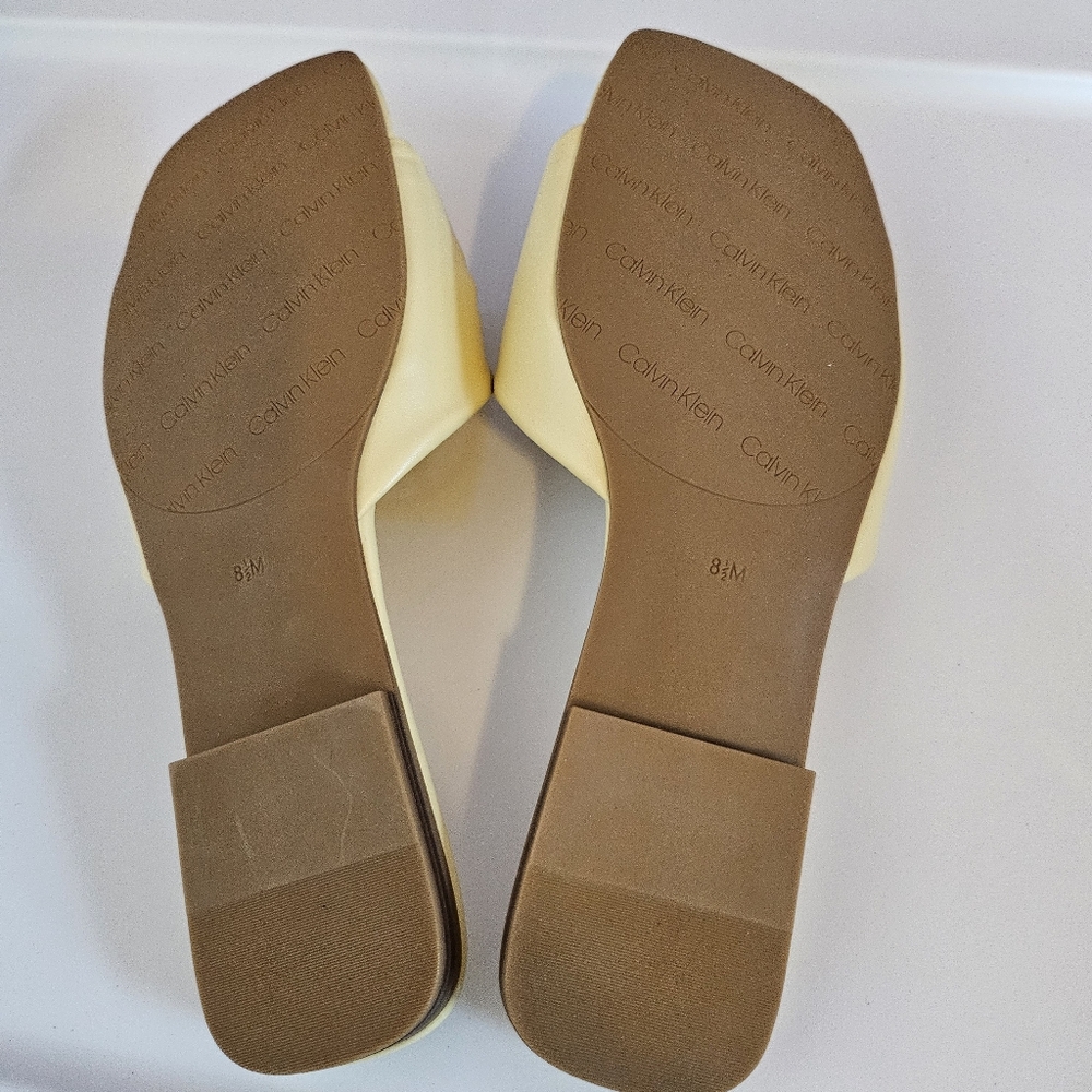New in Box Calvin Klein Butter Yellow Mokio Knotted Flat Slide Sandals - Picture 9 of 11
